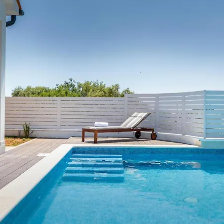 Σπίτι διακοπών Cozy In Betiga With Outdoor Swimming Pool