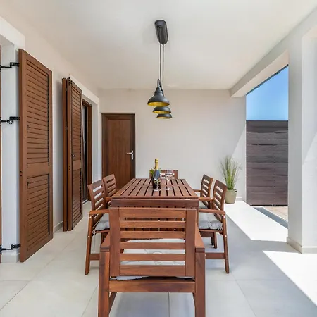 Cozy In Betiga With Outdoor Swimming Pool Hébergement de vacances *